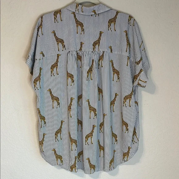 Jane and Delancey Black and white Striped Giraffe  Button Down Shirt - Picture 4 of 11